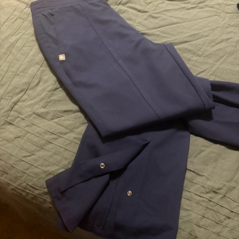 Figs SCRUBSET Navy Blue Women's TOP & BOTTOMS Straight Leg Pants 2 PCS - Picture 3 of 4